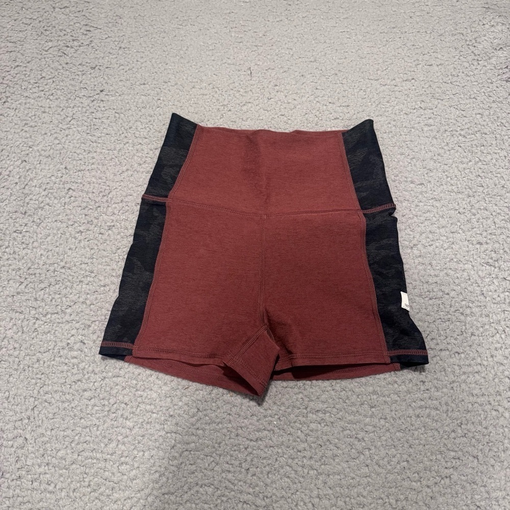 VUORI Aspire Elevation Shorty ColorCedar Heather Size XS VW396
